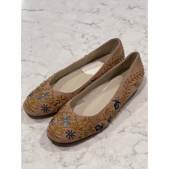 Circa Joan & David Women’s Embellished Floral Suede Slip On Shoes Size 7 Cream - Picture 3 of 7